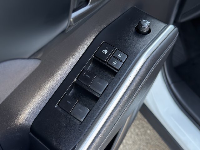Used 2022 Toyota Highlander L AWD/4WD image 21