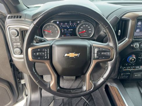 Used 2019 Chevrolet Silverado 1500 High Country w/ Technology Package image 17