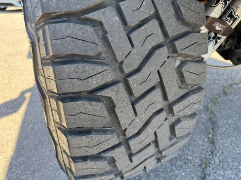 Used 2016 Jeep Wrangler Unlimited Rubicon w/ Connectivity Group image 9