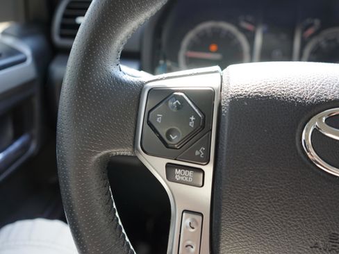 Used 2020 Toyota 4Runner SR5 Sport Utility image 13