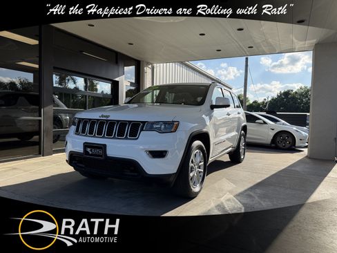 Used 2021 Jeep Grand Cherokee Laredo AWD/4WD image 4