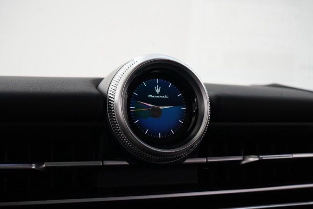 Used 2025 Maserati Grecale Modena AWD/4WD image 21