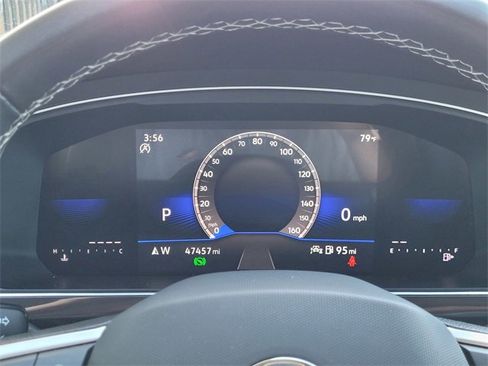 Used 2024 Volkswagen Tiguan SE image 8