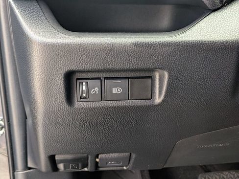 Used 2023 Toyota RAV4 LE AWD/4WD image 19