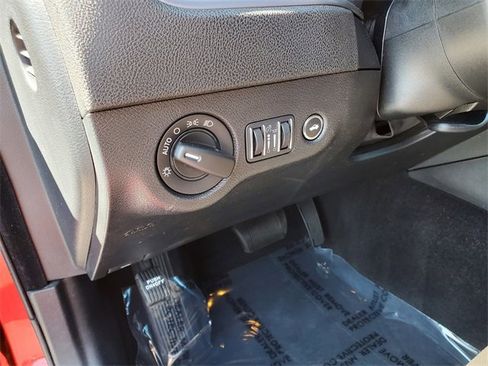 Used 2023 Dodge Charger SXT image 12