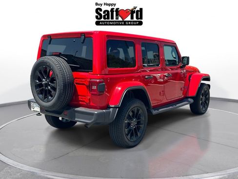 Used 2025 Jeep Wrangler Unlimited Sahara AWD/4WD image 8