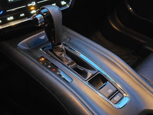 Used 2021 Honda HR-V EX-L image 32