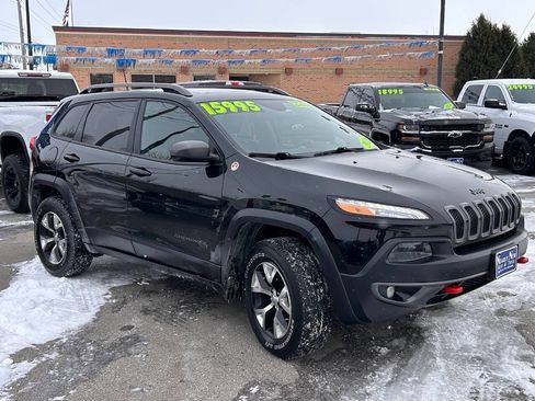 Used 2016 Jeep Cherokee Trailhawk w/ Leather Interior Group image 2