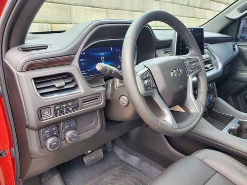 Used 2023 Chevrolet Tahoe Z71 w/ Luxury Package image 17