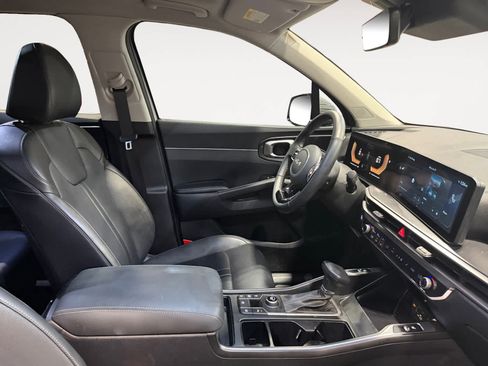 Used 2025 Kia Sorento S w/ Panoramic Sunroof Package FWD image 16