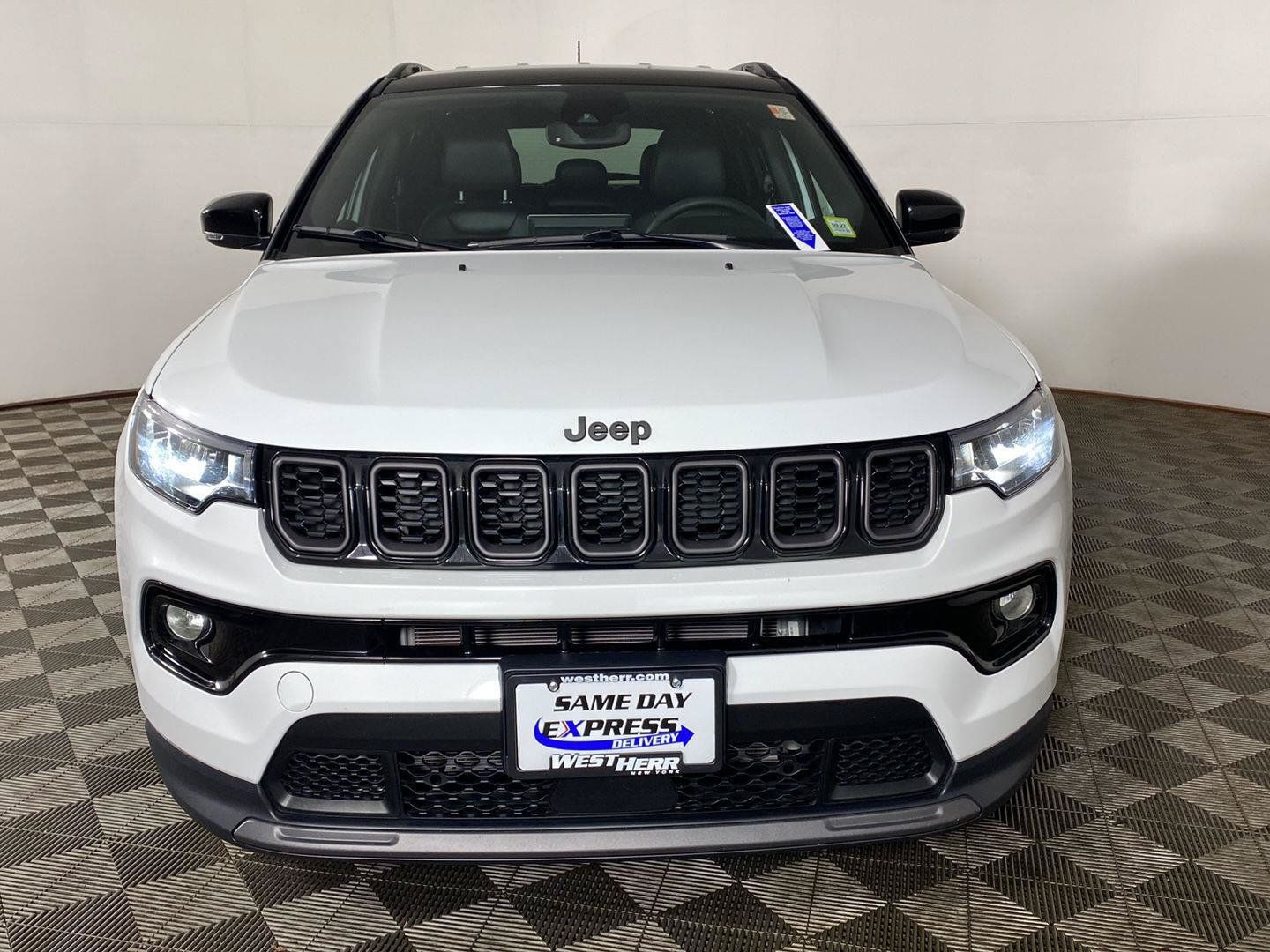 Used 2026 Jeep Compass Limited AWD/4WD image 7