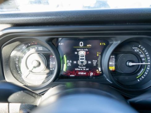 Used 2024 Jeep Wrangler Unlimited w/ Convenience Group image 15