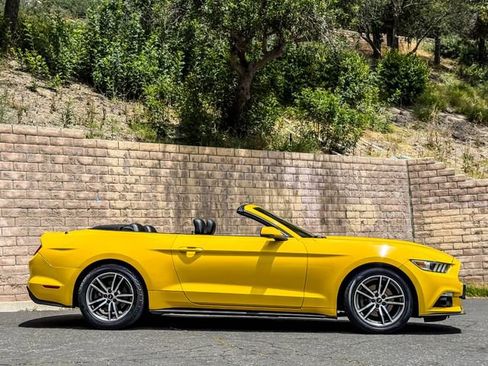 Used 2016 Ford Mustang Premium RWD image 17