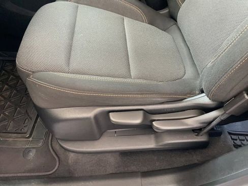 Used 2020 Chevrolet Traverse LS FWD image 2