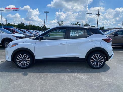 Used 2024 Nissan Kicks SV FWD image 4