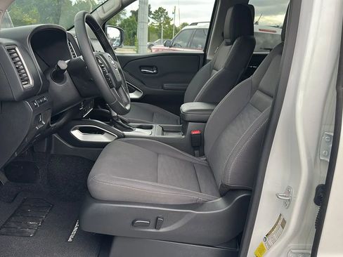 Used 2024 Nissan Frontier SV w/ Hardbody Edition image 9