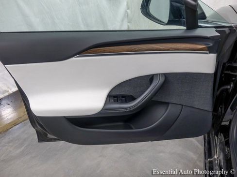 Used 2023 Tesla Model S REFRESH image 37