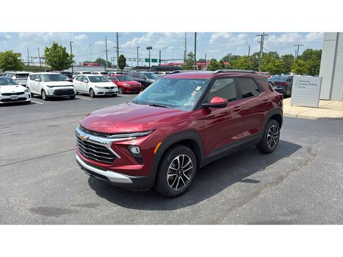 Used 2025 Chevrolet TrailBlazer LT AWD/4WD image 27
