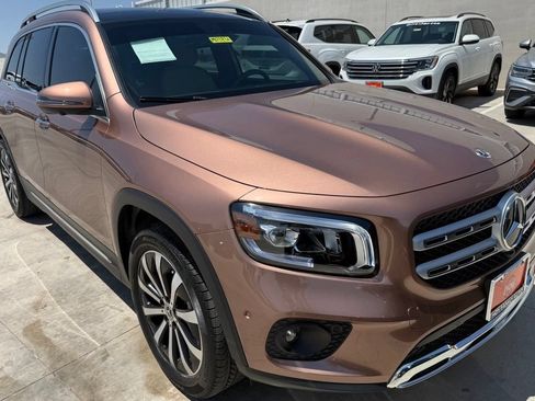 Used 2023 Mercedes-Benz GLB 250 image 3