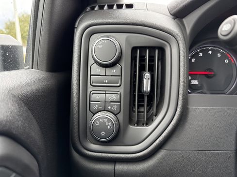 Used 2024 Chevrolet Silverado 2500 Custom w/ Custom Value Package image 21