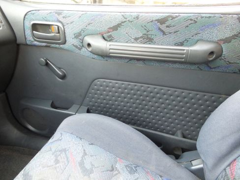 Used 1998 Toyota RAV4 2WD 2-Door image 36