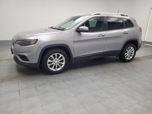 Used 2019 Jeep Cherokee Latitude w/ Popular Appearance Group FWD image 2