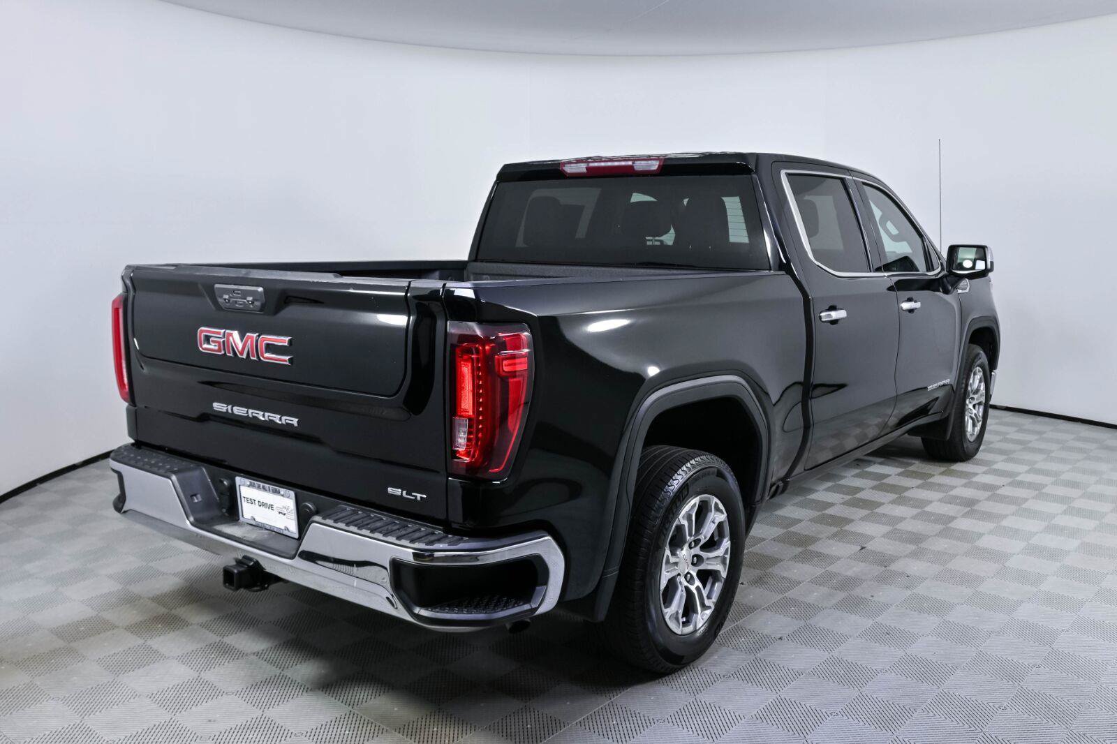 Used 2025 GMC Sierra 1500 SLT RWD image 26