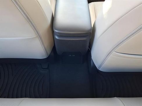 Used 2023 Toyota Prius XLE image 16