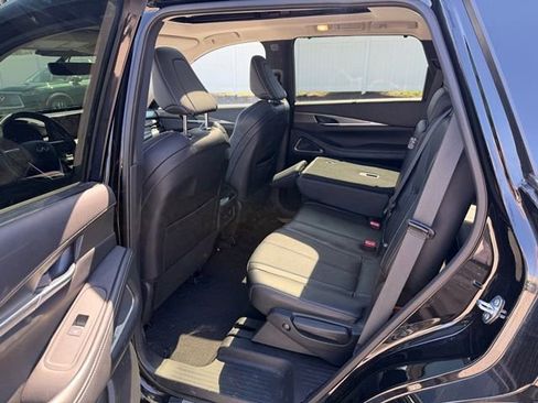 Certified 2023 INFINITI QX60 Luxe w/ Performance Audio Package image 10