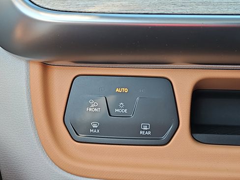 New 2025 Volkswagen ID. Buzz 1st Edition image 27