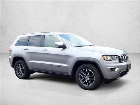 Used 2018 Jeep Grand Cherokee Limited AWD/4WD image 15