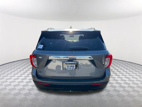 Used 2022 Ford Explorer XLT image 6