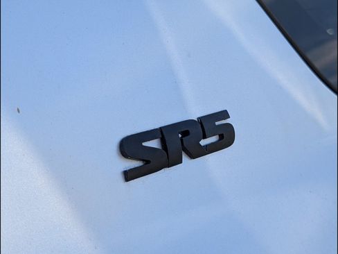 Used 2014 Toyota 4Runner SR5 AWD/4WD image 8