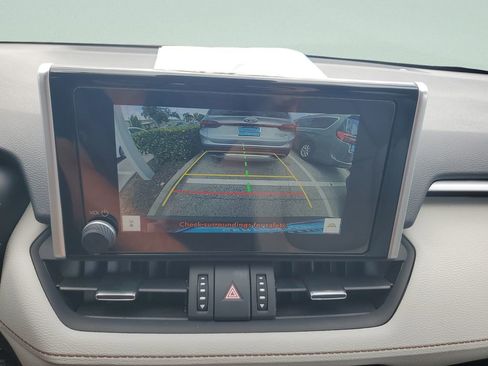 Used 2025 Toyota RAV4 XLE Premium FWD image 18