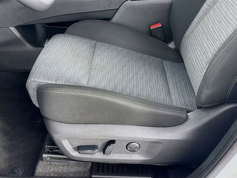 Used 2023 Nissan Rogue SV image 24