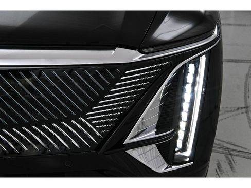 Used 2024 Cadillac Lyriq Luxury RWD image 24