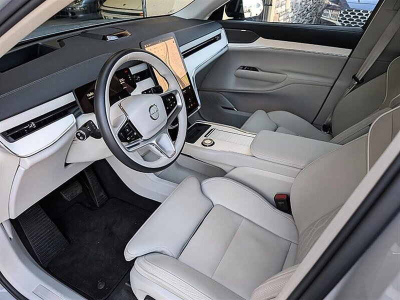 Used 2025 Volvo EX90 Ultra AWD/4WD image 2