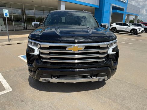 New 2026 Chevrolet Silverado 1500 High Country AWD/4WD image 12