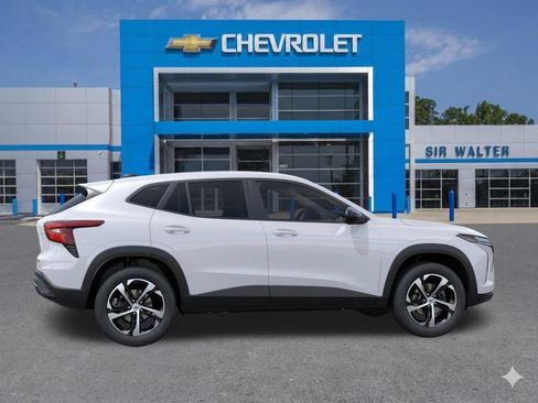 New 2026 Chevrolet Trax RS w/ Driver Confidence Package FWD image 6