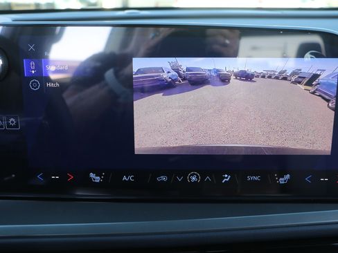 New 2026 Chevrolet Traverse LT image 23