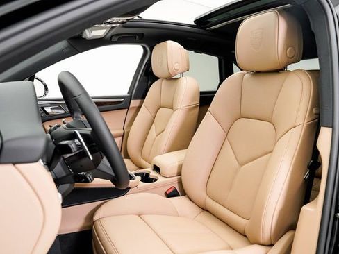 New 2026 Porsche Macan image 5