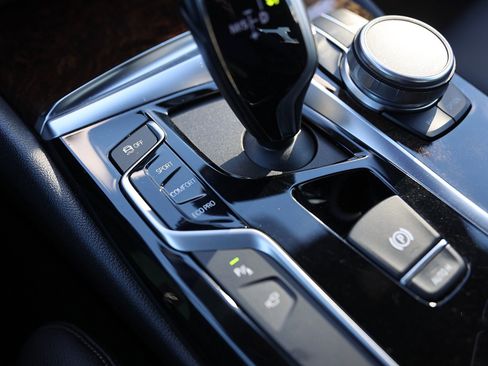 Used 2019 BMW 540i xDrive w/ Convenience Package image 32