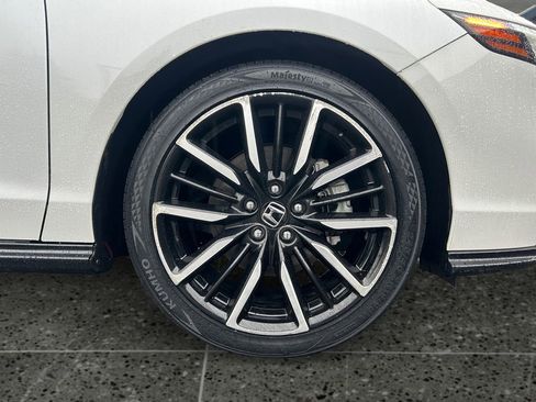 Used 2023 Honda Accord Touring image 9