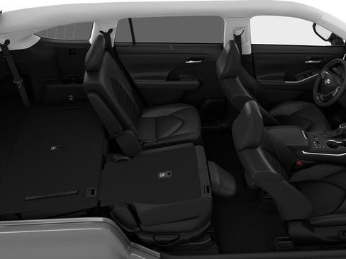 New 2026 Toyota Highlander XLE image 8