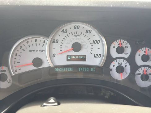 Used 2003 HUMMER H2 w/ Preferred Equipment Group AWD/4WD image 40