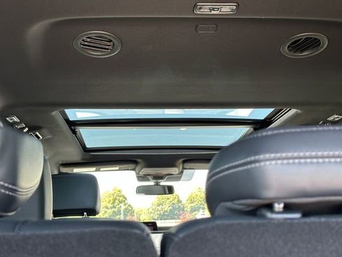 Used 2025 Ford Expedition Max Platinum w/ Stealth Appearance Package image 14