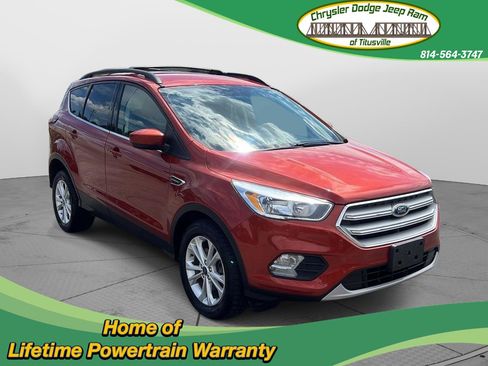 Used 2019 Ford Escape SE image 1