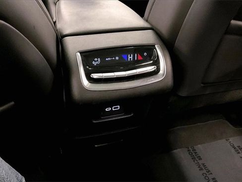 Used 2022 Cadillac XT6 Premium Luxury image 31
