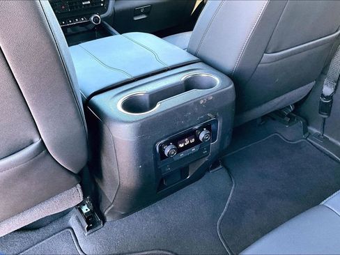 Used 2025 Chevrolet Tahoe Z71 image 33