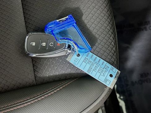 Used 2023 Chevrolet TrailBlazer RS image 28